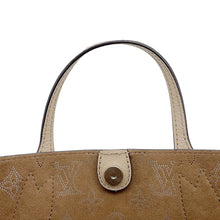 Load image into Gallery viewer, LOUIS VUITTON Blossom GaletM21849 Monogram Mahina Size PM