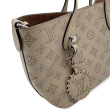 Load image into Gallery viewer, LOUIS VUITTON Blossom GaletM21849 Monogram Mahina Size PM