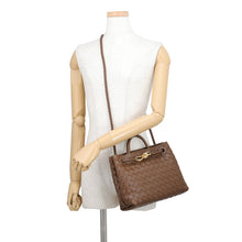 Load image into Gallery viewer, Bottega Veneta INTRECCIATO Andiamo Notchyola766014VCPP12808 Lambskin Size Small
