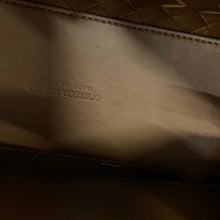 Load image into Gallery viewer, Bottega Veneta INTRECCIATO Andiamo Notchyola766014VCPP12808 Lambskin Size Small