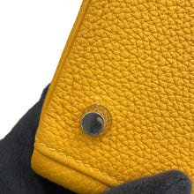 Load image into Gallery viewer, HERMES Kelly Retourne Jaune Ambre Togo Leather Size 28