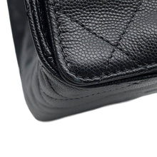 Load image into Gallery viewer, CHANEL CHANEL25 CHANEL25 ChainShoulder Bag BlackAS5293 Caviar Leather Size Small