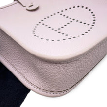 Load image into Gallery viewer, HERMES Evelyne Short mauve pail Taurillon Clemence Size TPM