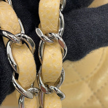 将图像加载到图库查看器中,CHANEL Mini Matelasse Single Flap Single Chain Shoulder Bag BeigeA69900 Caviar Leather Size 20