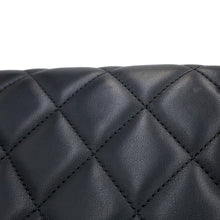 将图像加载到图库查看器中,CHANEL Mini Matelasse Single Flap Chain Shoulder Bag Black Lambskin Faux Pearl Size 17
