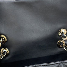将图像加载到图库查看器中,CHANEL Mini Matelasse Single Flap Chain Shoulder Bag Black Lambskin Faux Pearl Size 17