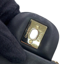 将图像加载到图库查看器中,CHANEL Mini Matelasse Single Flap Chain Shoulder Bag Black Lambskin Faux Pearl Size 17