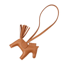将图像加载到图库查看器中,HERMES Rodeo Bag Charm Gold Lambskin Size PM