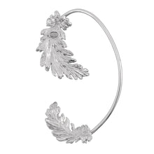 Load image into Gallery viewer, CHANEL Ear cuff with CC logo feather motif, for the right ear.ABF695-B20547-U0902 Metal Rhinestone