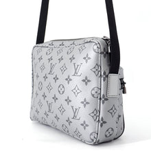 Load image into Gallery viewer, LOUIS VUITTON Messenger Silver/NoirM43859 Monogram / Reflect Size PM