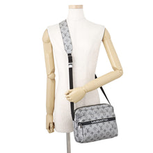 Load image into Gallery viewer, LOUIS VUITTON Messenger Silver/NoirM43859 Monogram / Reflect Size PM