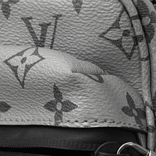 Load image into Gallery viewer, LOUIS VUITTON Messenger Silver/NoirM43859 Monogram / Reflect Size PM