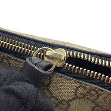 将图像加载到图库查看器中,GUCCI GG Emblem GG Supreme Shoulder Bag Beige/Black815218 GG Supreme Leather