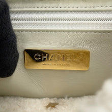 将图像加载到图库查看器中,CHANEL CHANEL19 ChainShoulder Bag WhiteAS1160 Lambskin Shearling