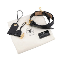 将图像加载到图库查看器中,CHANEL Bicolore Travel Bag Black Lambskin