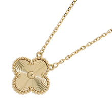 将图像加载到图库查看器中,Van Cleef & Arpels Vintage Alhambra Guilloche PendantVCARP4KL00 18K Yellow Gold