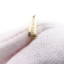 将图像加载到图库查看器中,Van Cleef & Arpels Vintage Alhambra Guilloche PendantVCARP4KL00 18K Yellow Gold