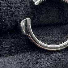 Load image into Gallery viewer, HERMES Athena Ring Size 57 Black Veau Madame Metal