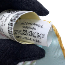 Load image into Gallery viewer, HERMES Maxi Twilly PREMIER CHANT WOW Mauve/Blanc/Blue Silk100%