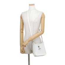 将图像加载到图库查看器中,HERMES Vespa White Epsom Size TPM