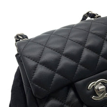 将图像加载到图库查看器中,CHANEL Mini Matelasse ChainShoulder Bag BlackA35200 Lambskin