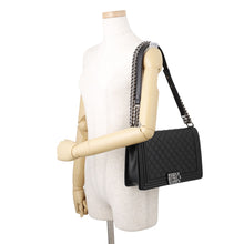 将图像加载到图库查看器中,CHANEL Boy Chanel ChainShoulder Bag BlackA92193 Caviar Leather Size Large