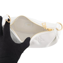 Load image into Gallery viewer, LOUIS VUITTON Over the Moon snowM59959 bubble glam