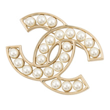 将图像加载到图库查看器中,CHANEL CC Logo BroochA64978-Y09449-Z2048 Faux Pearl Metal