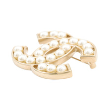 将图像加载到图库查看器中,CHANEL CC Logo BroochA64978-Y09449-Z2048 Faux Pearl Metal