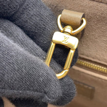 将图像加载到图库查看器中,LOUIS VUITTON Onthego Tourterelle claimM45779 Bicolor Monogram Empreinte Leather Monogram Giant Size PM