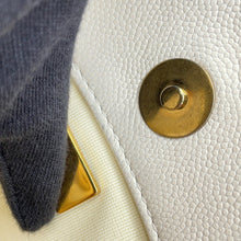 将图像加载到图库查看器中,CHANEL Stitch Pocket CCTote Bag WhiteAS5417 Caviar Leather