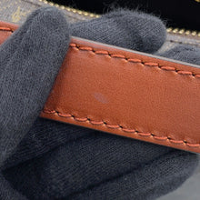 将图像加载到图库查看器中,SAINT LAURENT PARIS Le Monogram Camera Bag Brown669957 PVC Leather