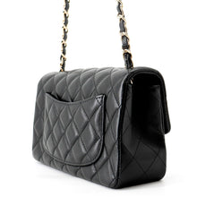 将图像加载到图库查看器中,CHANEL Matelasse BlackA69900 Lambskin Size Mini