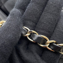将图像加载到图库查看器中,CHANEL Matelasse BlackA69900 Lambskin Size Mini