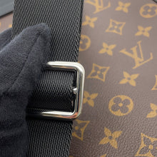 将图像加载到图库查看器中,LOUIS VUITTON Avenue Sling Bag NoirM46327 Monogram Macassar Canvas
