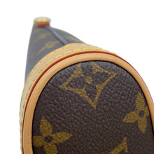 将图像加载到图库查看器中,LOUIS VUITTON Fold Me Pouch BrownM80874 Monogram