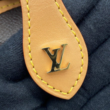 将图像加载到图库查看器中,LOUIS VUITTON Fold Me Pouch BrownM80874 Monogram