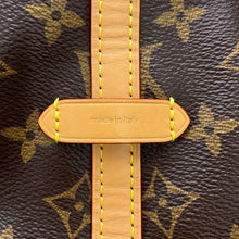 将图像加载到图库查看器中,LOUIS VUITTON Carryall NM BordeauxM46197 Monogram Size MM