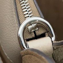 将图像加载到图库查看器中,LOUIS VUITTON Bella Tote GaletM59201 Monogram Mahina
