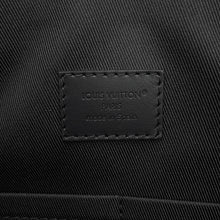 将图像加载到图库查看器中,LOUIS VUITTON Lock It NoirM59158 Taurillon Leather LV Aerogram