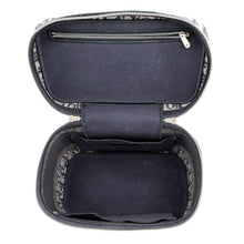 Load image into Gallery viewer, Dior Travel Vanity Oblique Embroidery Navy/GrayS5480VRIW Canvas Size Medium