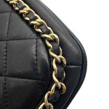 将图像加载到图库查看器中,CHANEL Matelasse phone case Black Lambskin