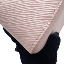 将图像加载到图库查看器中,LOUIS VUITTON LVxTM Marellini Cheeky PinkM13101 Epi Leather