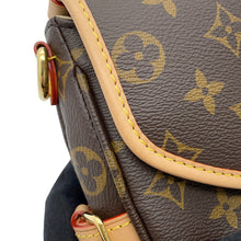 Load image into Gallery viewer, LOUIS VUITTON Saumur BB BeigeM46740 Monogram Size BB