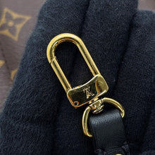 将图像加载到图库查看器中,LOUIS VUITTON Palm Springs Backpack NoirM44873 Monogram Size MINI