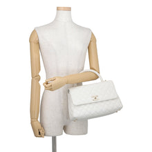 将图像加载到图库查看器中,CHANEL Matelasse Coco Handle 2WAYHandbag WhiteA92991 Caviar Leather Size 29