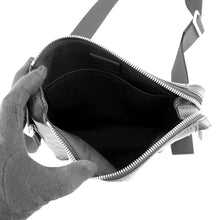 Load image into Gallery viewer, LOUIS VUITTON Discovery Messenger OnyxN40122 Damier Infini Leather Size PPM