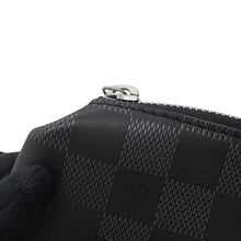 Load image into Gallery viewer, LOUIS VUITTON Discovery Messenger OnyxN40122 Damier Infini Leather Size PPM