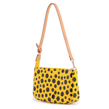 将图像加载到图库查看器中,LOUIS VUITTON Pochette Accessoires JauneM91426 Monogram Vernis Leather Dot Infinity Yayoi Kusama