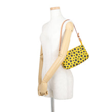 将图像加载到图库查看器中,LOUIS VUITTON Pochette Accessoires JauneM91426 Monogram Vernis Leather Dot Infinity Yayoi Kusama